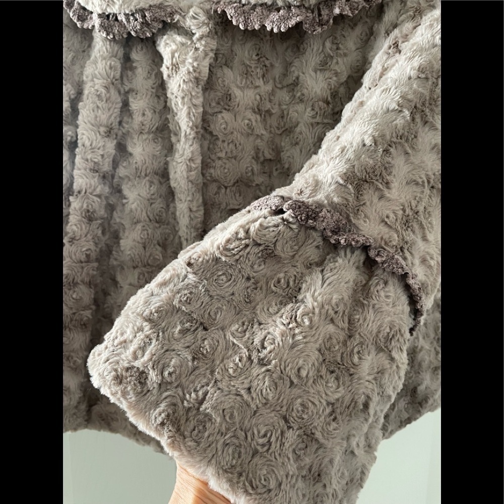 Softest fabric cardigan peter pan collar - Picture 3 of 11